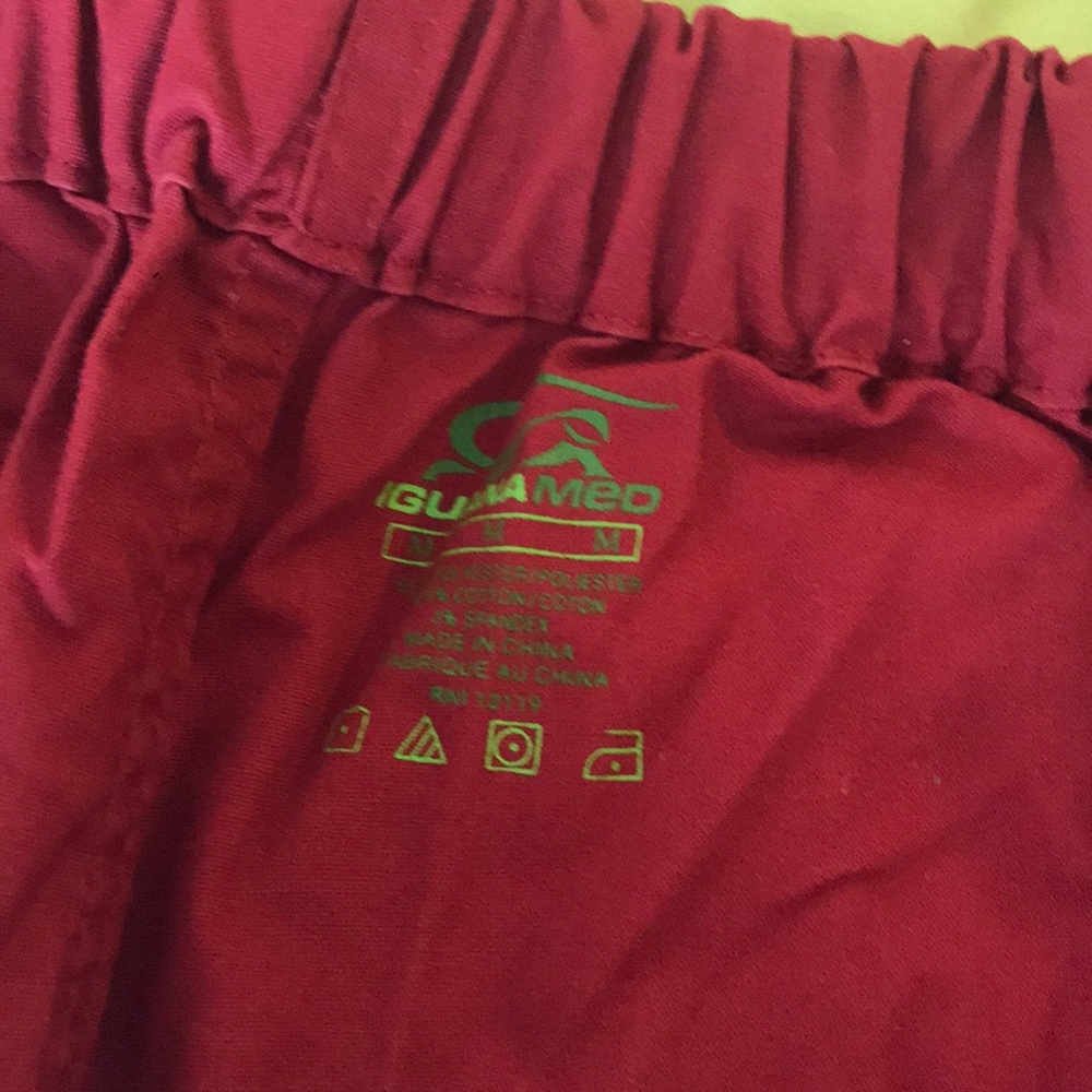 IguanaMed scrub pants, maroon
